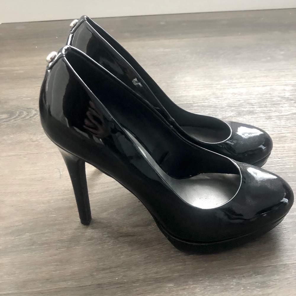 Like new Guess Heels!